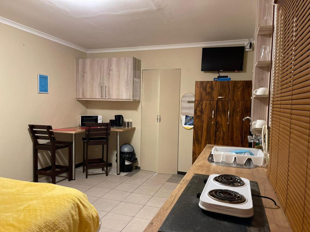 Kelpmeeu Self- Catering Apartments Свакопмунд Экстерьер фото